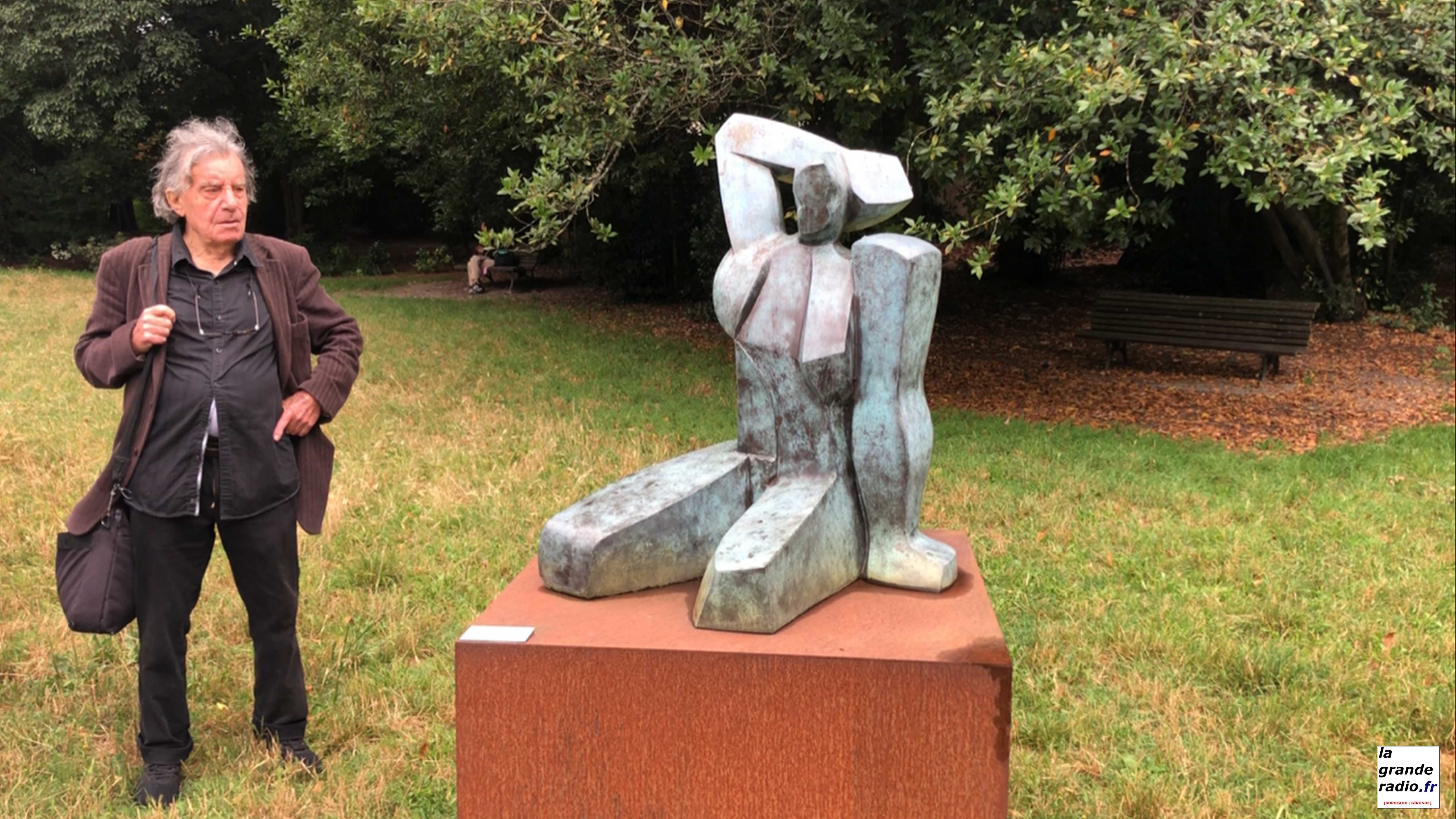 Bordeaux : Les sculptures monumentales d'Abram prennent leurs quartiers d'été au Parc Rivière